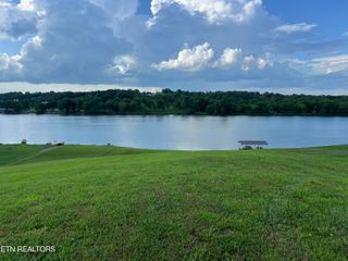 488 Silent River Lane, Loudon, TN 37774