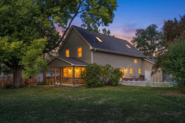 816 Saint Croix Street, Prescott, WI 54021