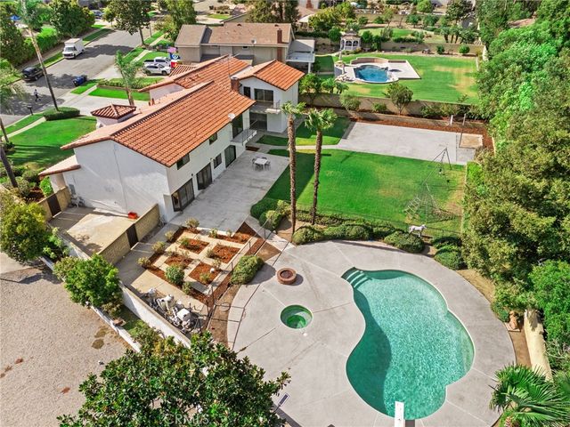1868 N Laurel, Upland, CA 91784