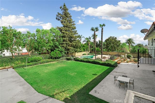 1868 N Laurel, Upland, CA 91784