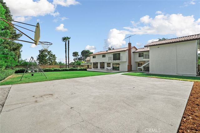 1868 N Laurel, Upland, CA 91784
