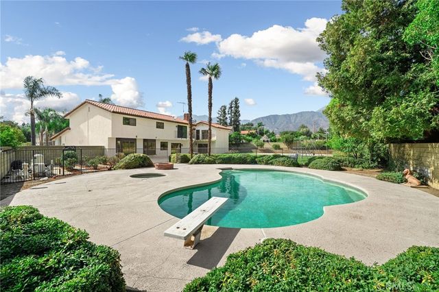 1868 N Laurel, Upland, CA 91784