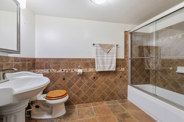 913 E 162nd Place, South Holland, IL 60473