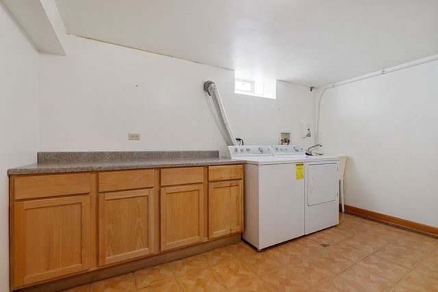913 E 162nd Place, South Holland, IL 60473