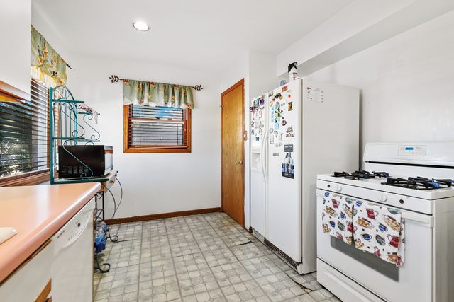 913 E 162nd Place, South Holland, IL 60473