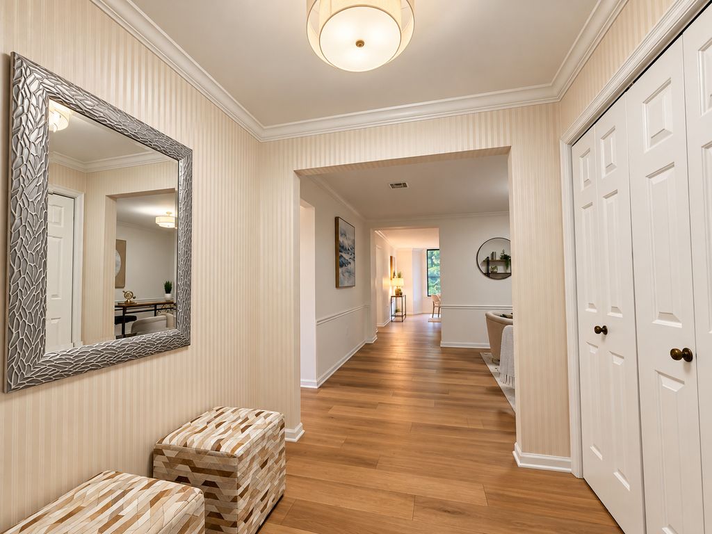 1401 Burr Oak Road 201C, Hinsdale, IL 60521 — photo 2