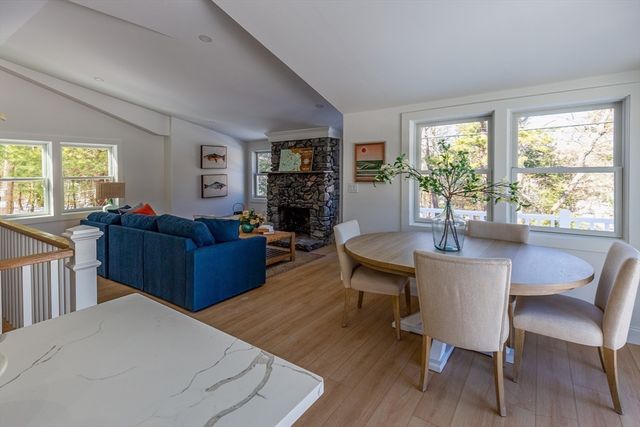 15 Manomet Beach Blvd, Plymouth, MA 02360