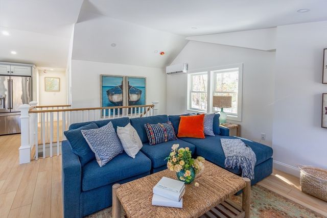 15 Manomet Beach Blvd, Plymouth, MA 02360