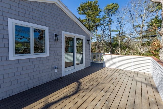 15 Manomet Beach Blvd, Plymouth, MA 02360