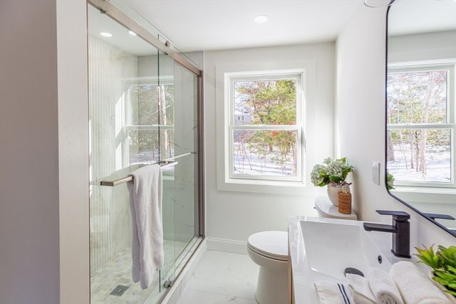 15 Manomet Beach Blvd, Plymouth, MA 02360