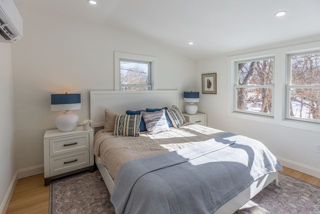 15 Manomet Beach Blvd, Plymouth, MA 02360