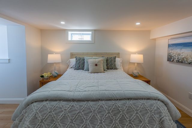 15 Manomet Beach Blvd, Plymouth, MA 02360