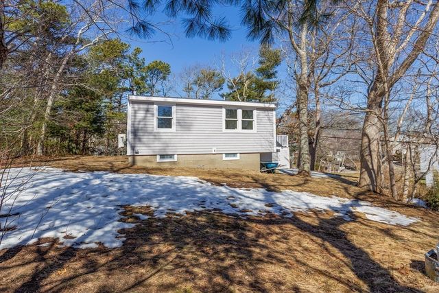 15 Manomet Beach Blvd, Plymouth, MA 02360