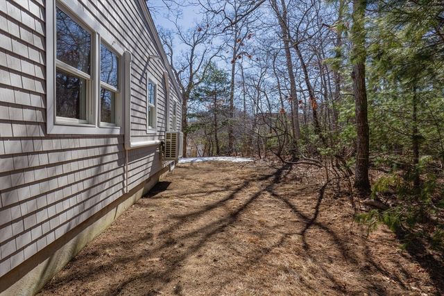 15 Manomet Beach Blvd, Plymouth, MA 02360