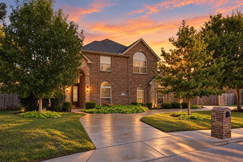 305 Fountain Creek Court, Ovilla, TX 75154 — exterior