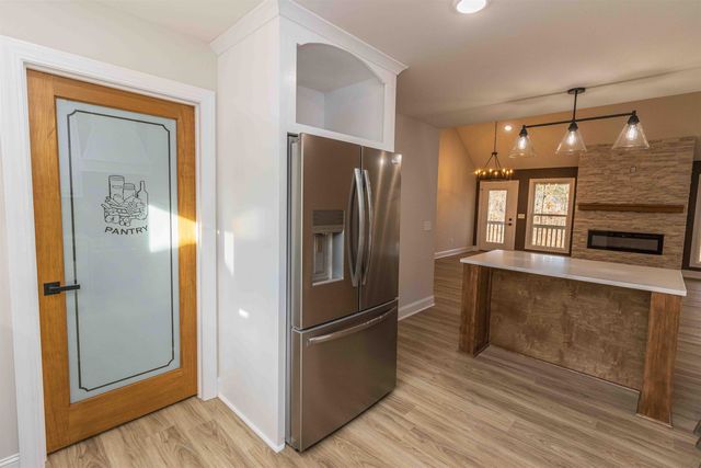 1130 TWIN VIEW CIR, Selmer, TN 38375