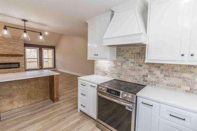 1130 TWIN VIEW CIR, Selmer, TN 38375