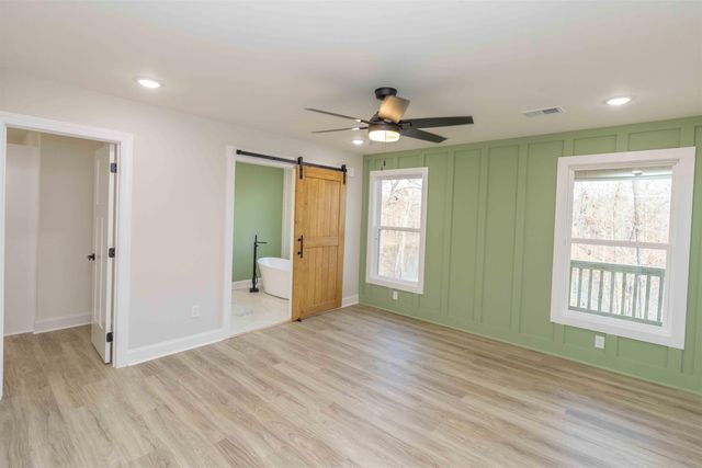 1130 TWIN VIEW CIR, Selmer, TN 38375