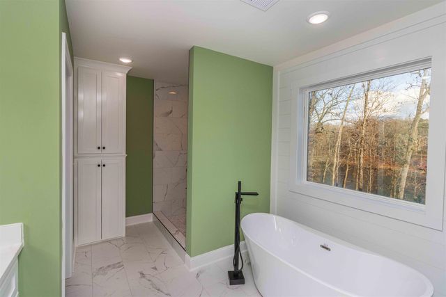 1130 TWIN VIEW CIR, Selmer, TN 38375