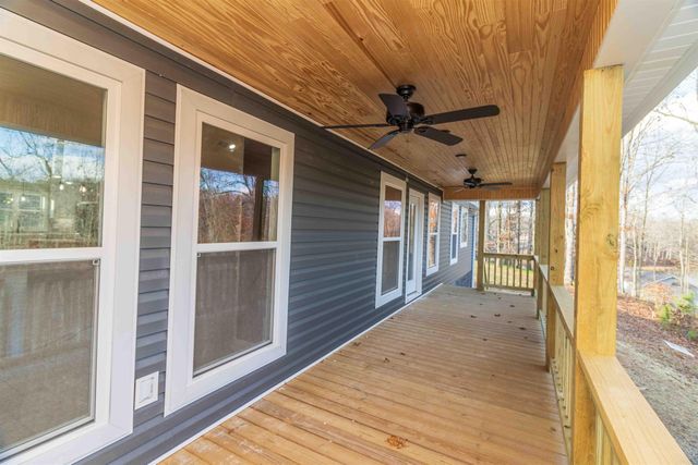 1130 TWIN VIEW CIR, Selmer, TN 38375