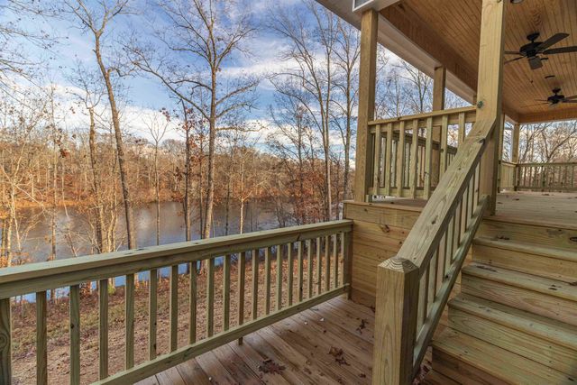 1130 TWIN VIEW CIR, Selmer, TN 38375