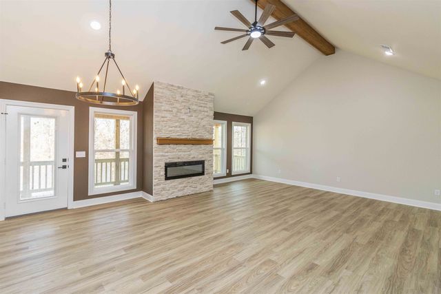 1130 TWIN VIEW CIR, Selmer, TN 38375