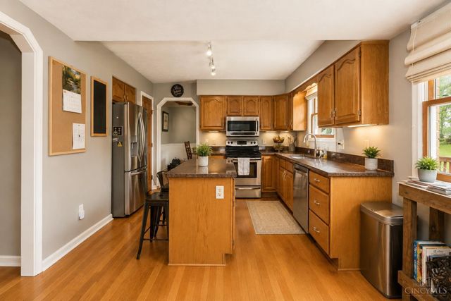 2590 Westbourne Drive, Cincinnati, OH 45248