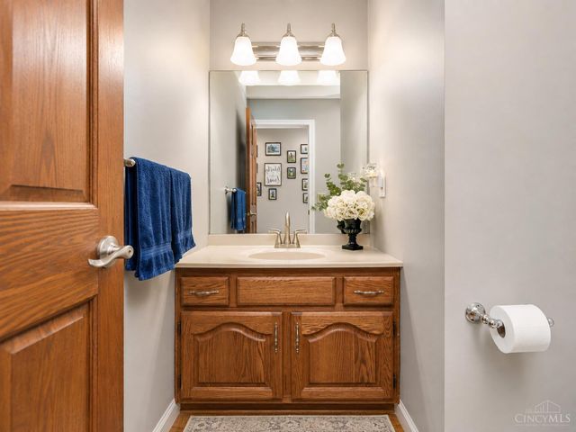 2590 Westbourne Drive, Cincinnati, OH 45248