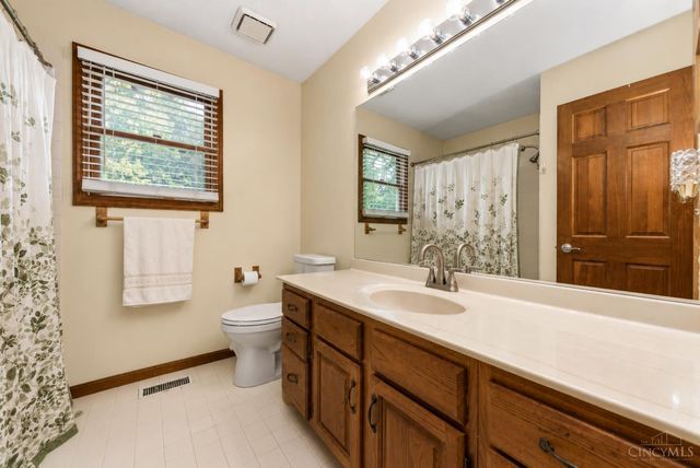 2590 Westbourne Drive, Cincinnati, OH 45248