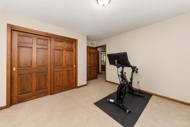 2590 Westbourne Drive, Cincinnati, OH 45248