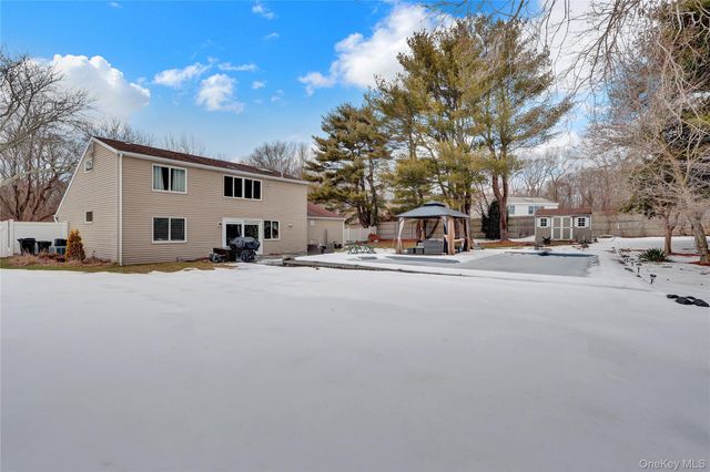 69 American Avenue, Coram, NY 11727