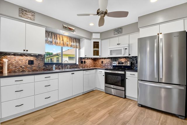 4866 Dovewood Circle A, Boynton Beach, FL 33436