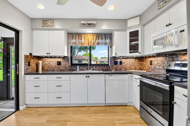 4866 Dovewood Circle A, Boynton Beach, FL 33436