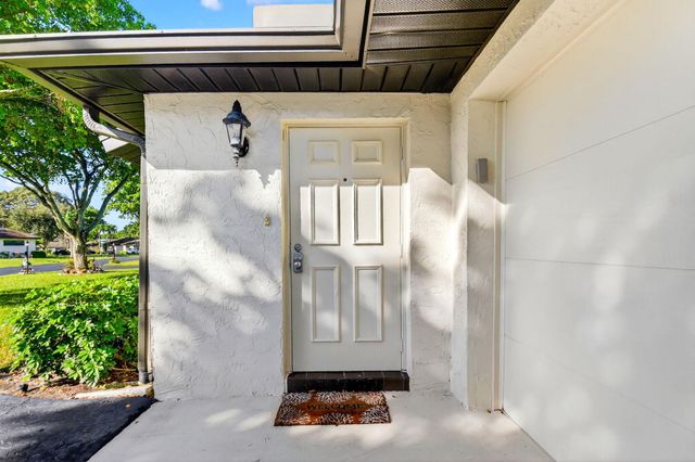 4866 Dovewood Circle A, Boynton Beach, FL 33436