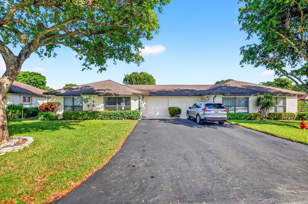 4866 Dovewood Circle A, Boynton Beach, FL 33436