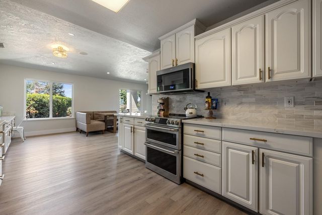 8300 Jantzen Rd, Modesto, CA 95357