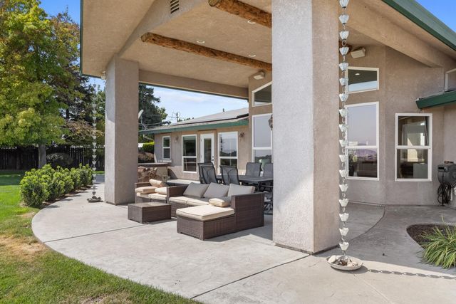 8300 Jantzen Rd, Modesto, CA 95357