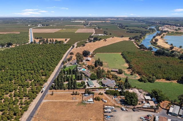 8300 Jantzen Rd, Modesto, CA 95357
