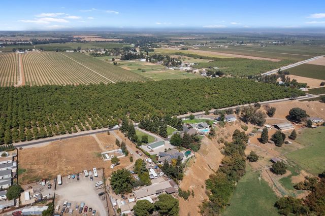 8300 Jantzen Rd, Modesto, CA 95357