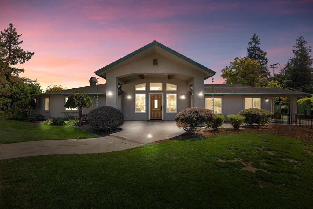 8300 Jantzen Rd, Modesto, CA 95357