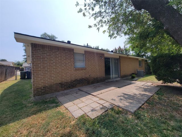 5406 Saddleback Road, Garland, TX 75043
