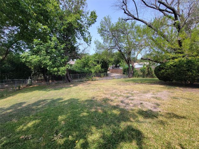 5406 Saddleback Road, Garland, TX 75043