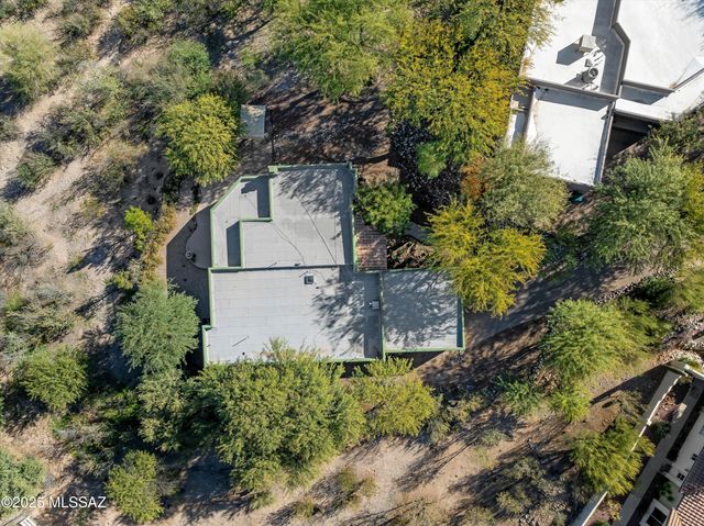 9731 E Kleindale Road, Tucson, AZ 85749