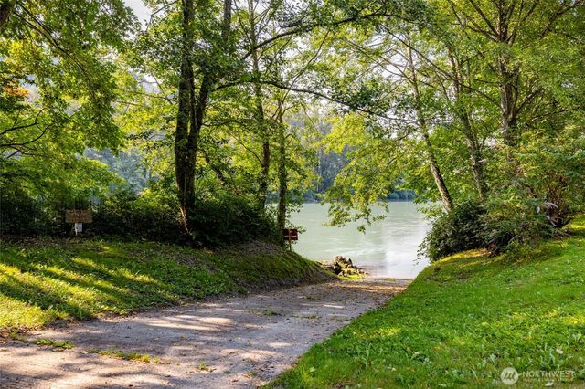 23704 Cove Road, Sedro Woolley, WA 98284