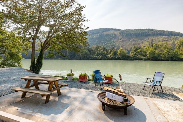 23704 Cove Road, Sedro Woolley, WA 98284