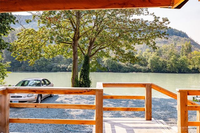 23704 Cove Road, Sedro Woolley, WA 98284