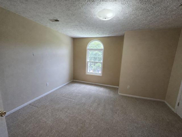 2001 Hyde Park Ln, Knoxville, TN 37921