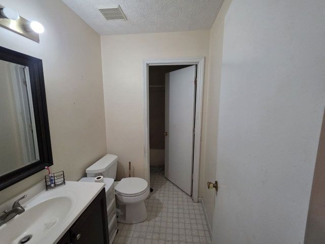 2001 Hyde Park Ln, Knoxville, TN 37921