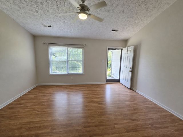 2001 Hyde Park Ln, Knoxville, TN 37921