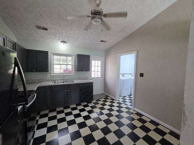 2001 Hyde Park Ln, Knoxville, TN 37921